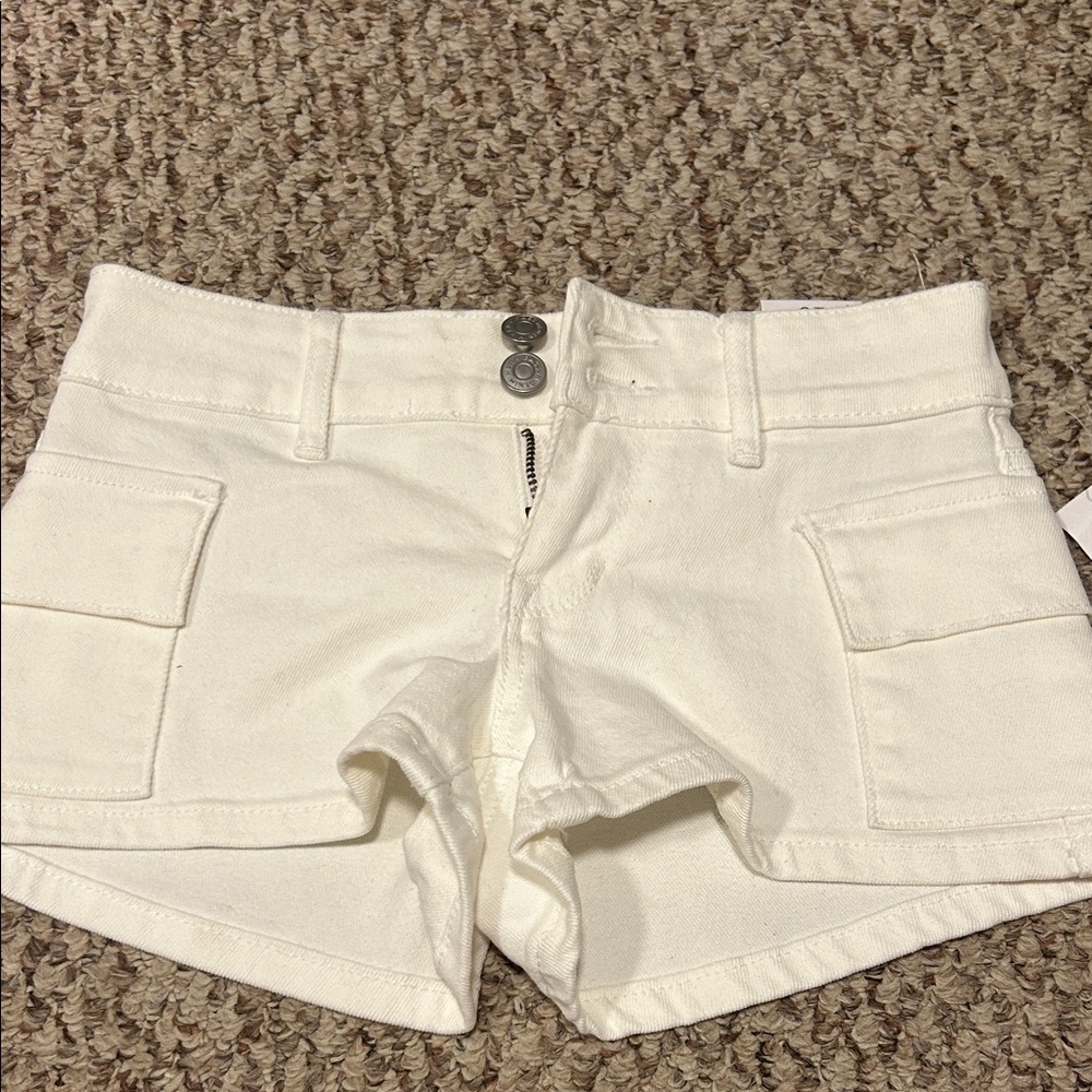 PacSun low Waist Cream Shorts